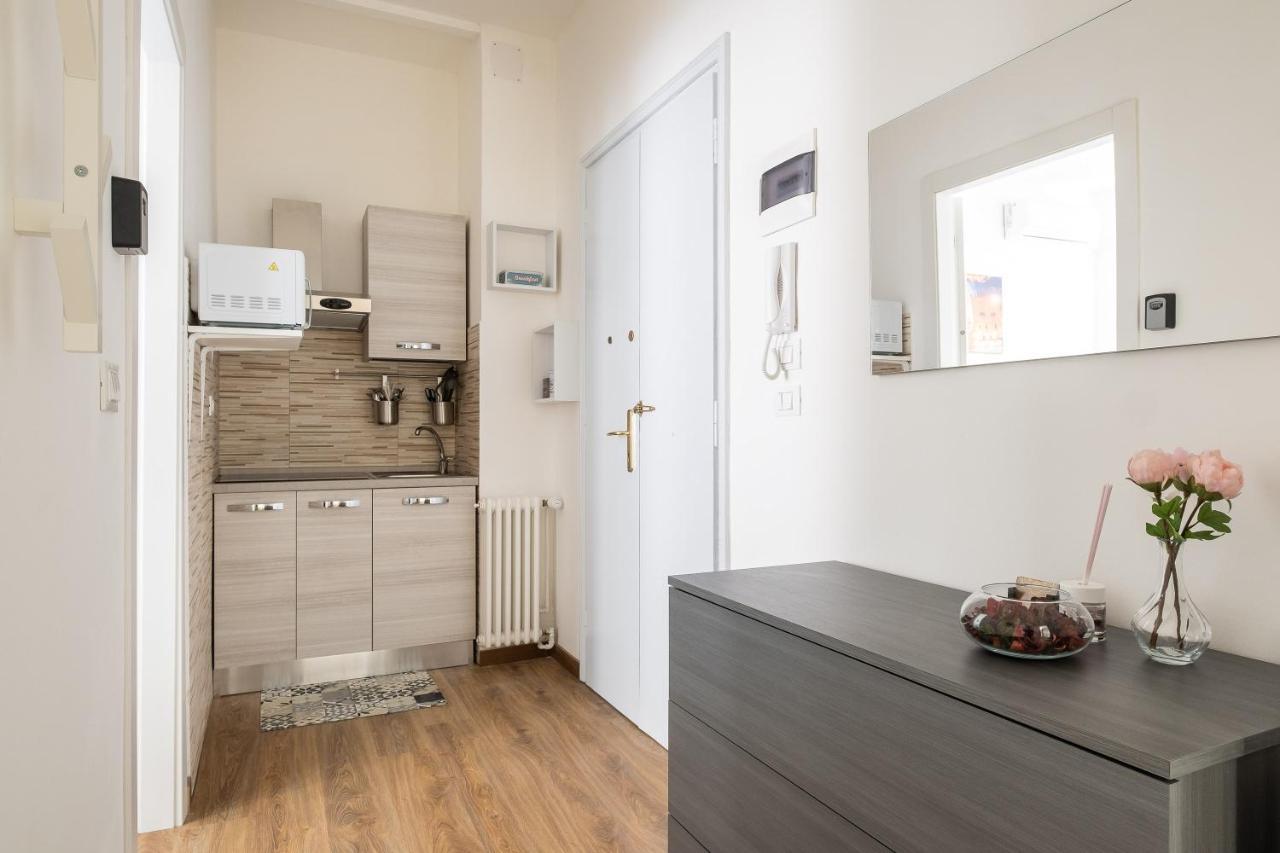 Studio 24 - Holiday & Business Apartment 볼로냐 외부 사진